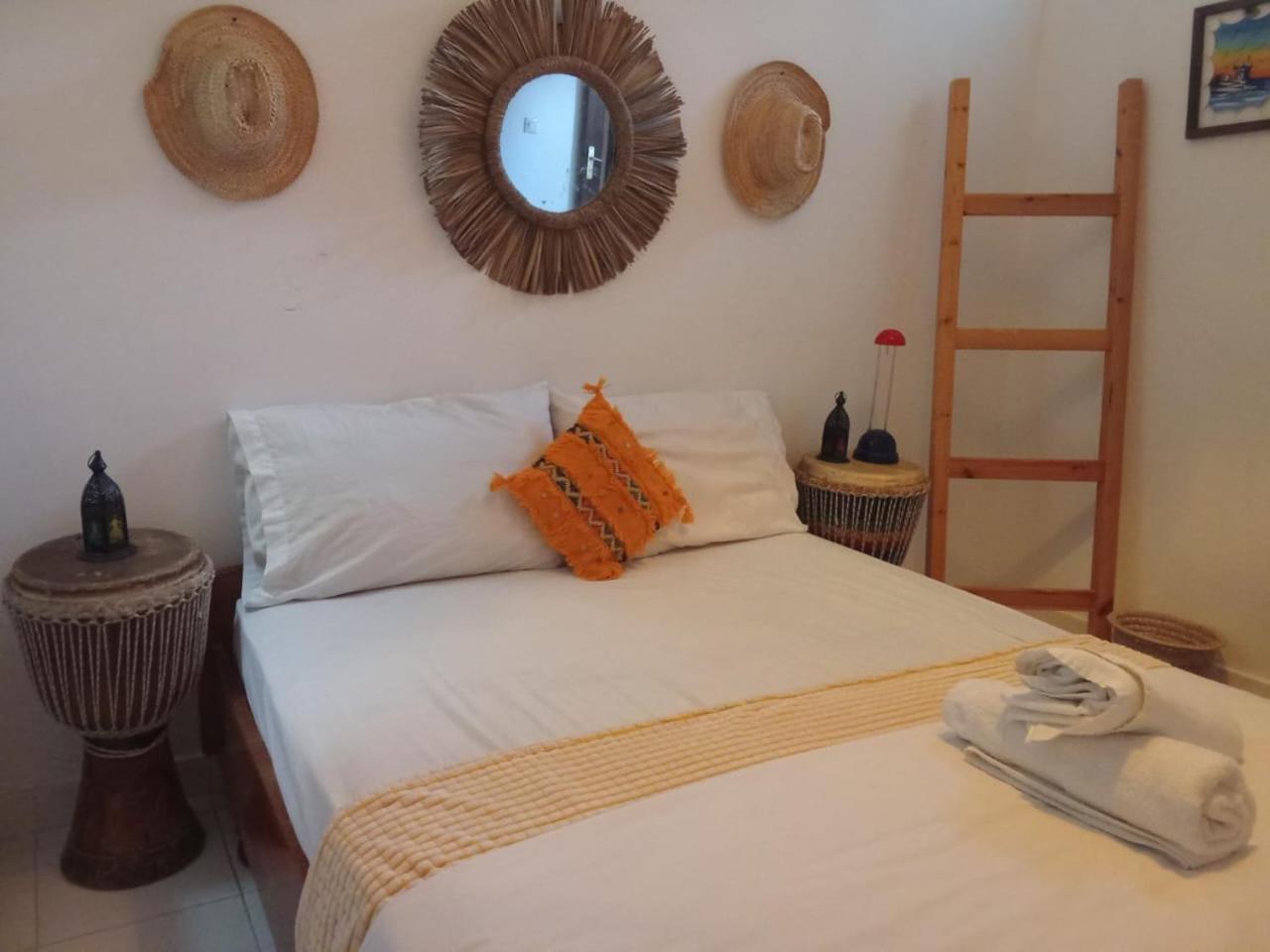 Surfer Rosa Hostel Tamraght エクステリア 写真